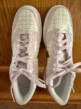 Women's Nike Beige and Yellow Plaid Vintage Style Lace-Up Golf Shoes